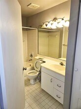 922 Coral Club Dr in Coral Springs, FL - Building Photo - Building Photo