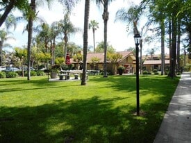 2881 Huntington Blvd in Fresno, CA - Building Photo