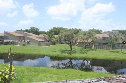 2021 NW 59th Terrace in Lauderhill, FL - Building Photo - Building Photo