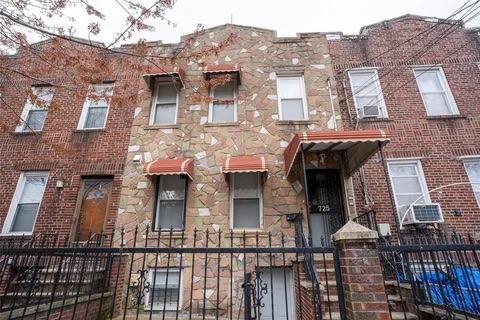 property at 725 Taylor Ave