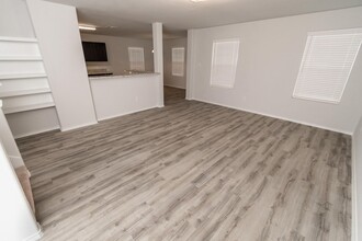 13811 Winding Path Ln in Willis, TX - Foto de edificio - Building Photo