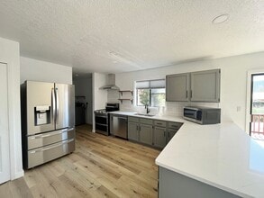 240 Canyon Diablo Rd in Sedona, AZ - Building Photo - Building Photo