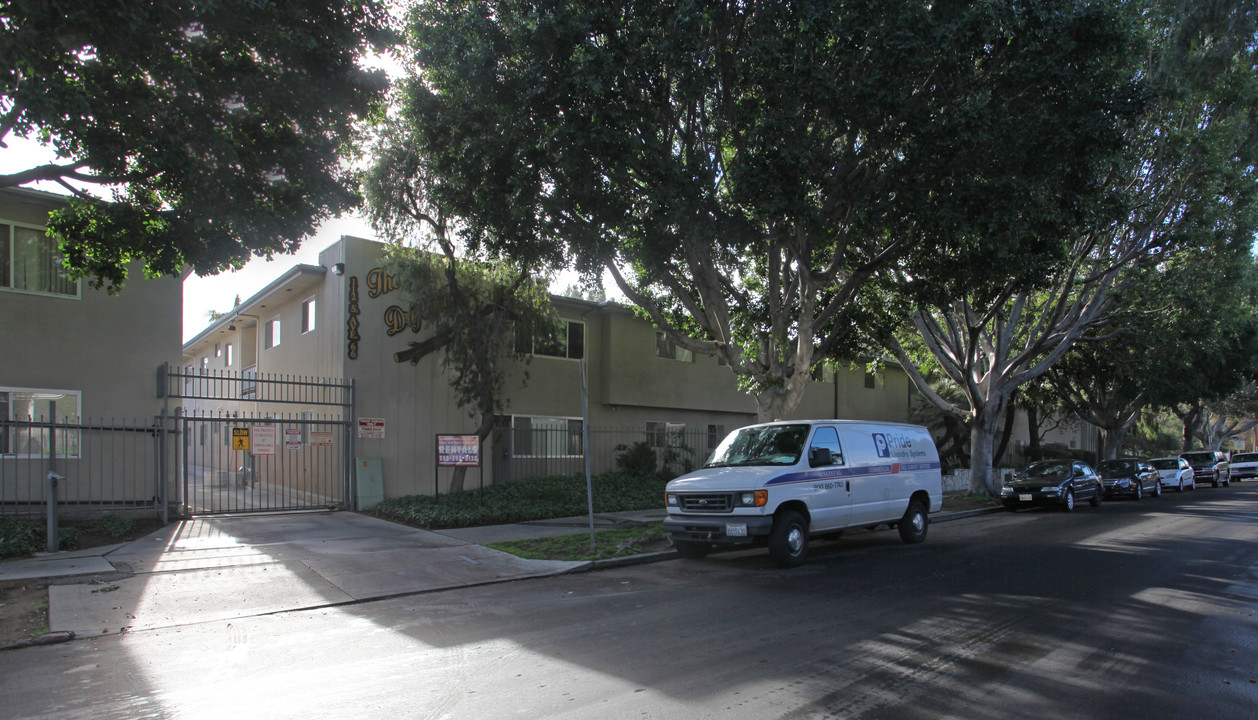 6706 York Blvd in Los Angeles, CA - Foto de edificio