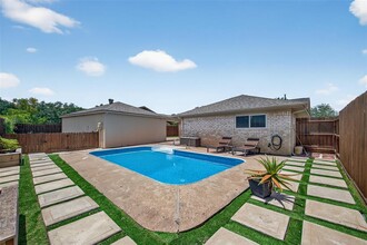 9906 Sageglow Dr in Houston, TX - Building Photo - Building Photo