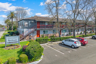 Morris Apartments in Sacramento, CA - Building Photo - Building Photo