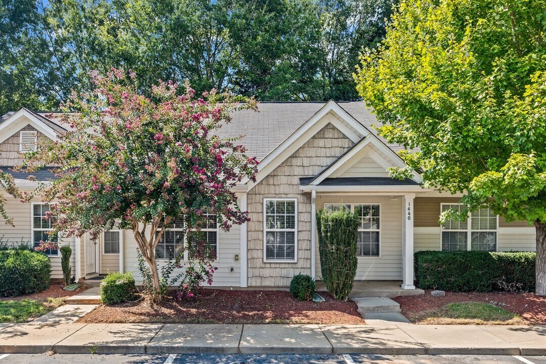 1440 Harpers Inlet Dr in Clover, SC - Building Photo