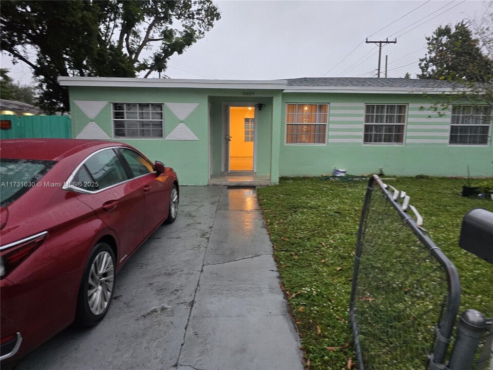 12685 NW 12th Ave in North Miami, FL - Building Photo