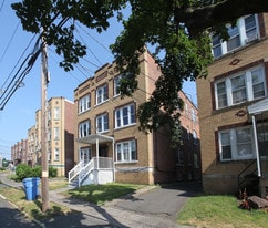 617 W Main St in New Britain, CT - Building Photo