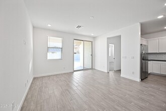 17017 W Molly Ln in Surprise, AZ - Building Photo - Building Photo