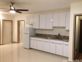 5129 Keikilani Cir in Honolulu, HI - Building Photo