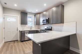 1725 N Honore St in Chicago, IL - Building Photo - Building Photo