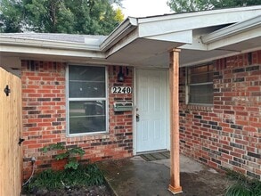 2240 Donna Dr in Norman, OK - Building Photo - Building Photo