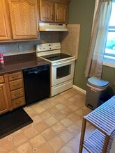 1015 Garnet Dr in Burlington, NJ - Building Photo - Building Photo
