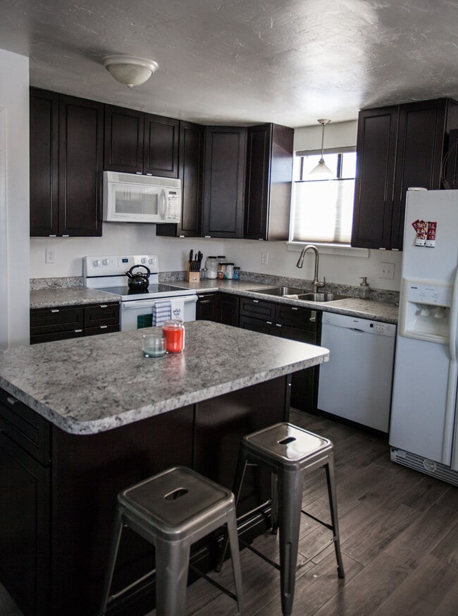 240 N 17th St, Unit 17th Street