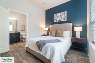 655 W Mallard Creek Church Rd in Charlotte, NC - Building Photo - Building Photo