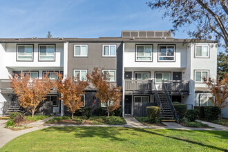 Rancho Luna Sol in Fremont, CA - Foto de edificio - Building Photo