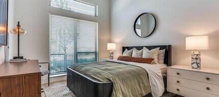 650 E Sycamore St in Denton, TX - Building Photo - Building Photo