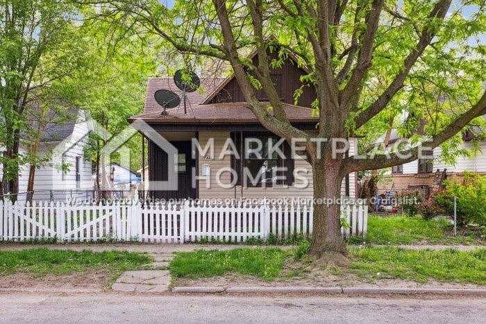 1445 5th Ave in Terre Haute, IN - Building Photo