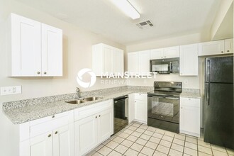 3113 SE Quanset Cir in Stuart, FL - Foto de edificio - Building Photo