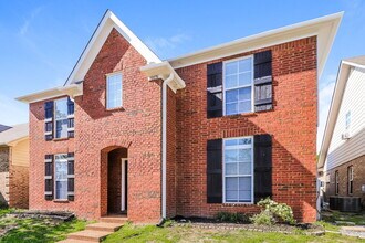 10176 Evening Hill Dr in Memphis, TN - Building Photo - Building Photo