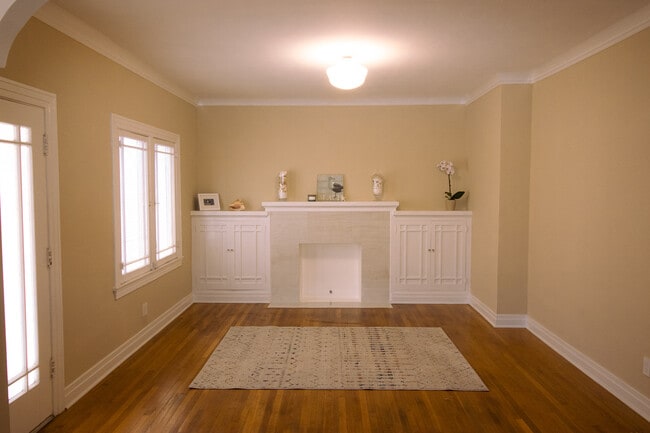 233 Avenue E, Unit B in Redondo Beach, CA - Building Photo - Building Photo