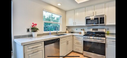 1727 Avenida Alta Mira in Oceanside, CA - Building Photo - Building Photo