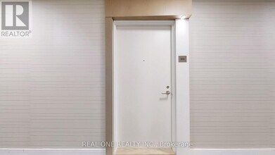 70 Annie Craig Dr in Toronto, ON - Building Photo - Building Photo