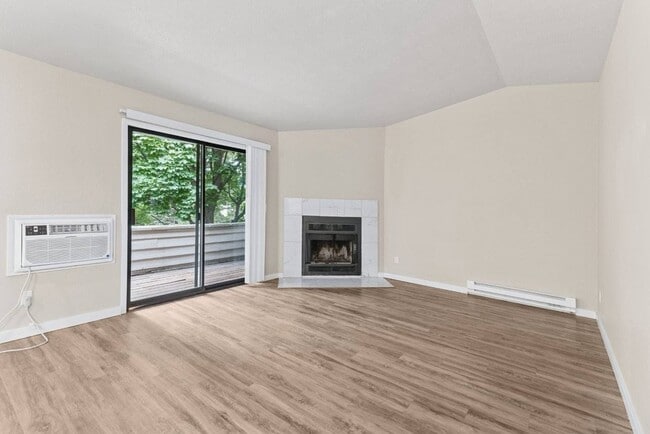Peaks on Pines in Spokane Valley, WA - Building Photo - Building Photo