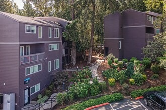 Larkspur West Linn in West Linn, OR - Foto de edificio - Building Photo