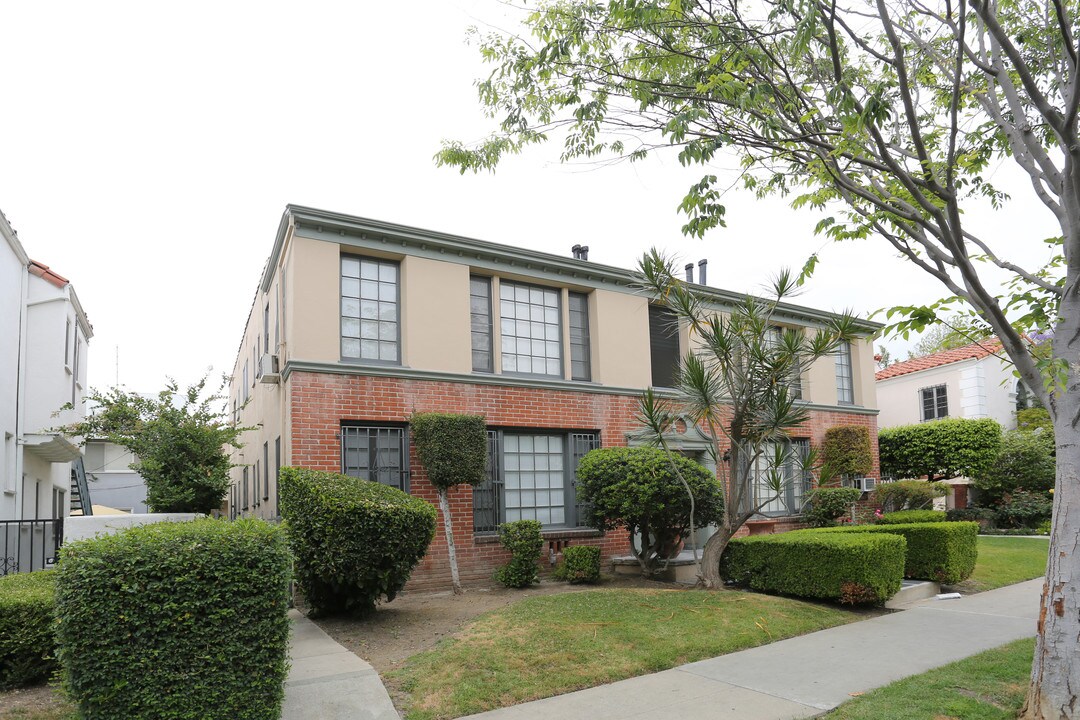 209 S Reeves Dr in Beverly Hills, CA - Building Photo