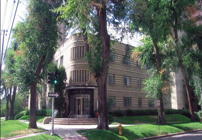 Dorset House Apartments in Denver, CO - Building Photo - Building Photo