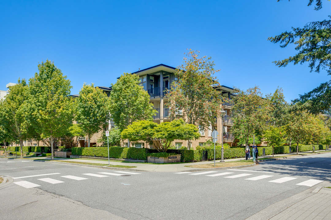 Winslow Commons in Vancouver, BC - Building Photo