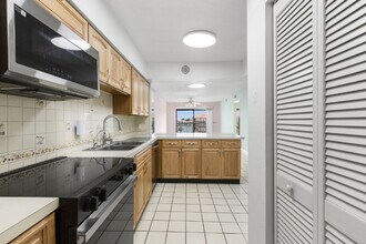 8711 Blind Pass Rd in St Pete Beach, FL - Building Photo - Building Photo