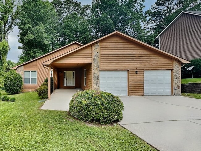 10851 Spotted Pony Trail in Johns Creek, GA - Building Photo - Building Photo