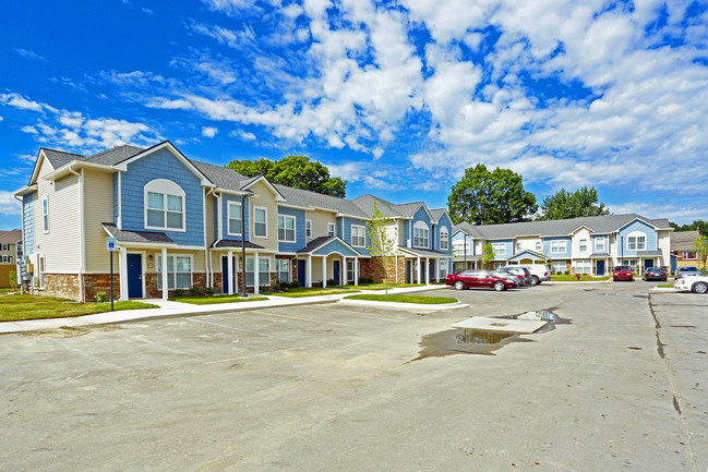 Grafton Townhomes in Eastpointe, MI - Building Photo - Building Photo