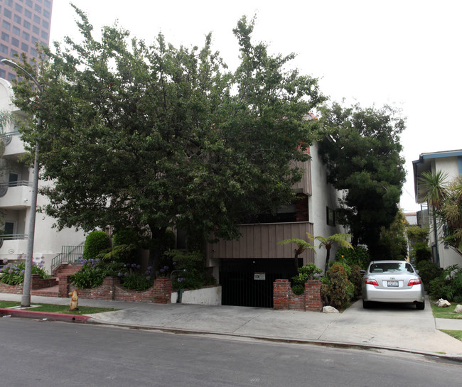 11828 Goshen Ave in Los Angeles, CA - Building Photo - Building Photo