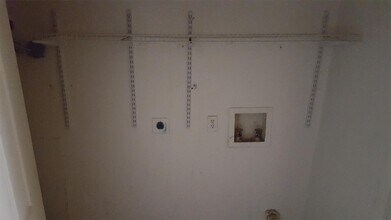 1037 Southmoor Dr in Arlington, TX - Building Photo - Building Photo