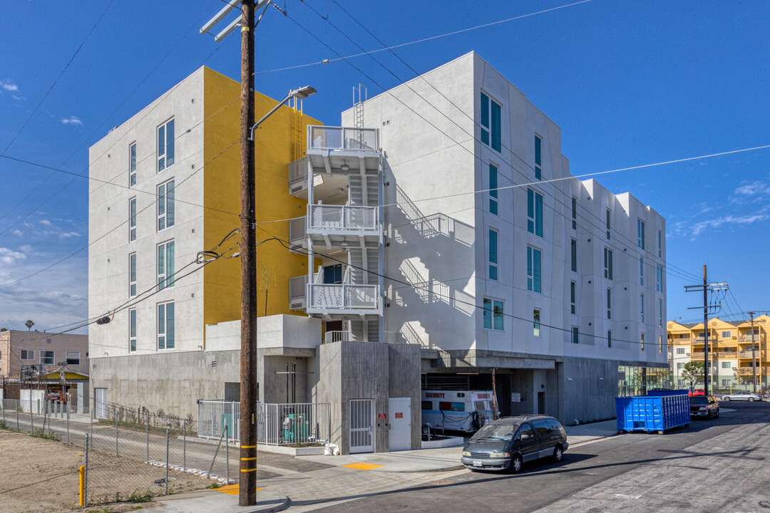 The RISE Apartments in Los Angeles, CA - Building Photo