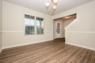 405 Invector Ct in Locust Grove, GA - Foto de edificio - Building Photo