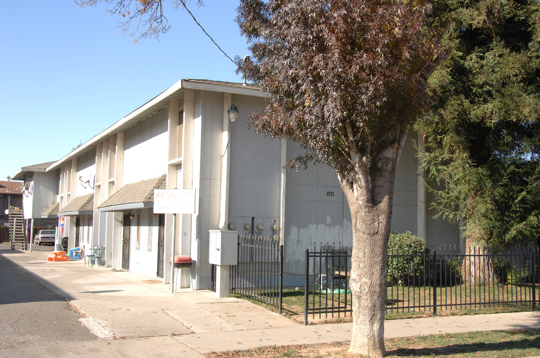 1971 Kelly Ave in Merced, CA - Building Photo