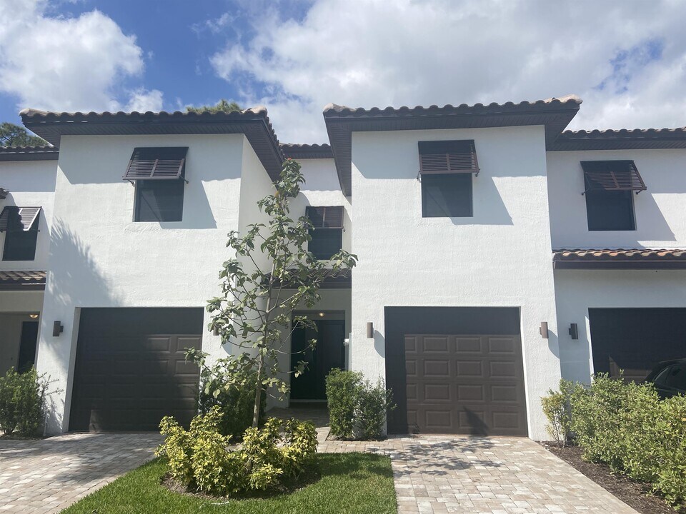 365 Bella Sol Way in West Palm Beach, FL - Building Photo