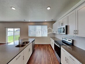 243 N Dry Crk Rd in Saratoga Springs, UT - Building Photo - Building Photo