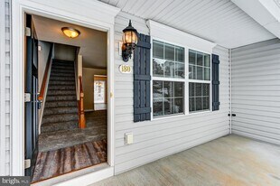 180 Breezewood Dr in Hanover, PA - Building Photo