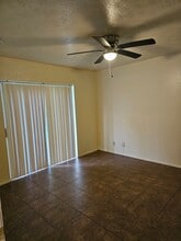 2942 Bernice Dr in Longview, TX - Foto de edificio - Building Photo