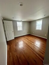 190 W Pulaski Rd in Huntington Station, NY - Building Photo - Building Photo