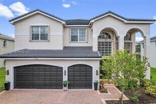 19500 SW 39th Ct in Miramar, FL - Building Photo