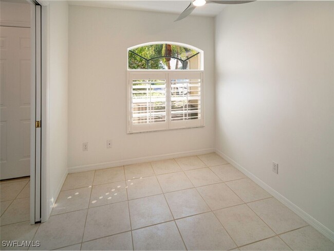 5347 Whitten Dr in Naples, FL - Building Photo - Building Photo