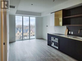 1285 Queen St E in Toronto, ON - Building Photo