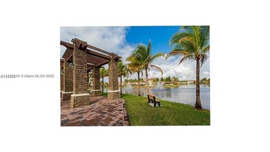 8770 NW 99th Path in Doral, FL - Building Photo - Building Photo