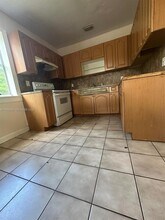 1087 NW 51st St in Miami, FL - Building Photo - Building Photo